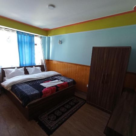 Tseten'S Inn Лачунг Экстерьер фото